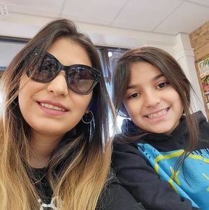 Meet your Posher, Laura